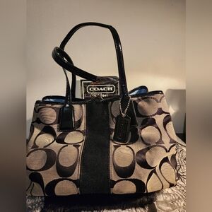 Coach Signature Should Bag With Kisslock Closure